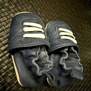 ❌SOLD❌ JoeFresh bungee’s leather lace shoes - baby boy - size Small. Brand new!